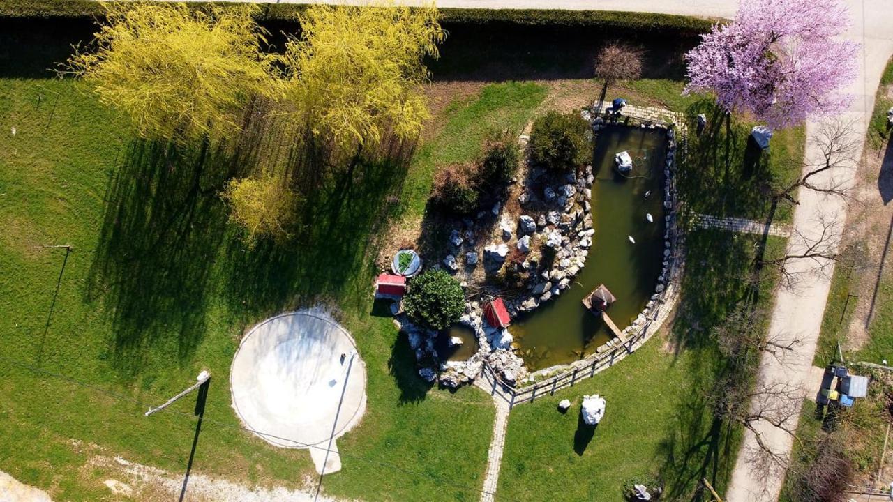 Domacija Paternoster Hotel Litija Bagian luar foto